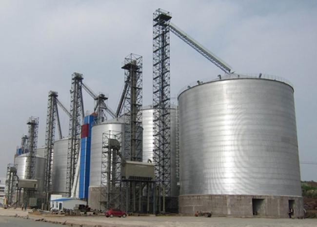 丽江大型钢板库构造参数及水泥储存质量